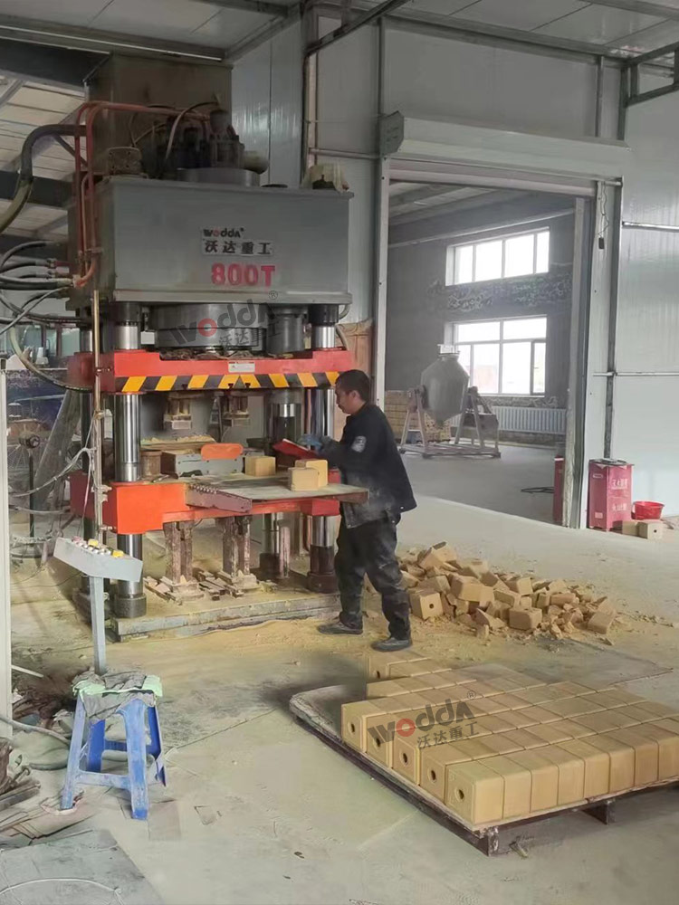 800吨盐砖机 800吨盐砖机