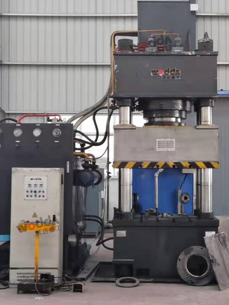 1000吨热模锻液压机 1000吨热模锻液压机