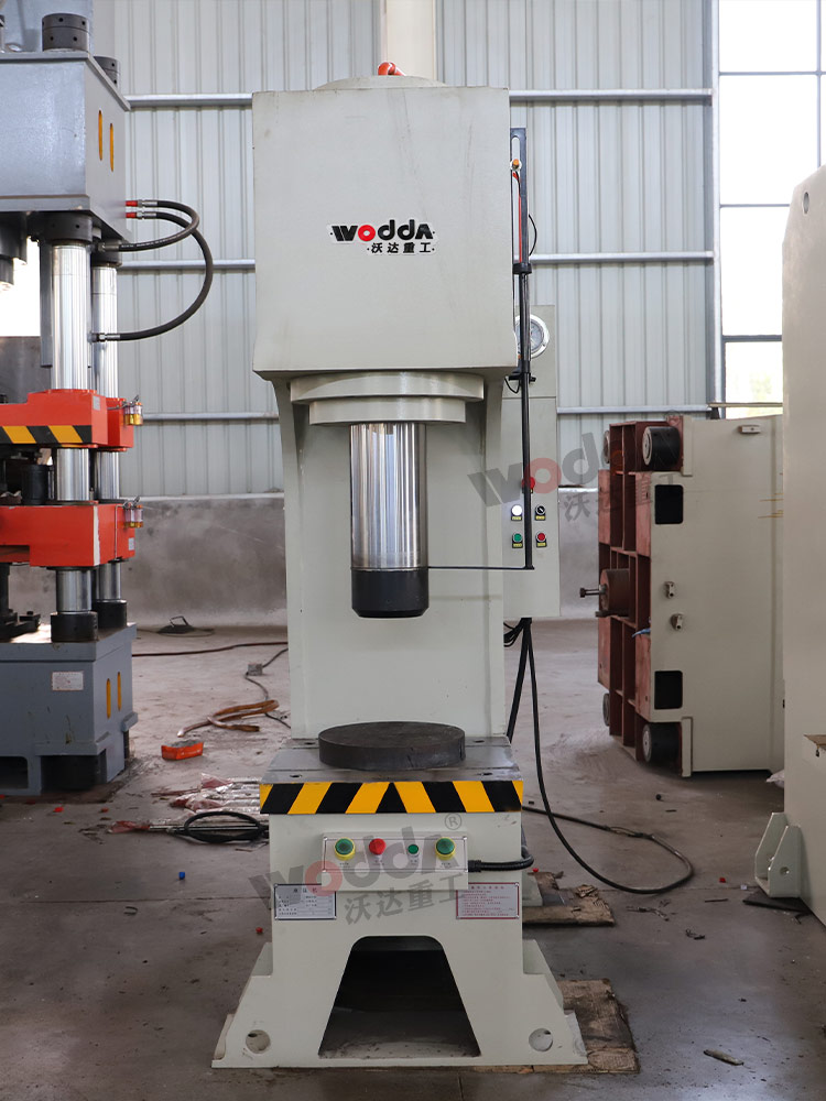 200吨单柱液压机 200吨单柱液压机