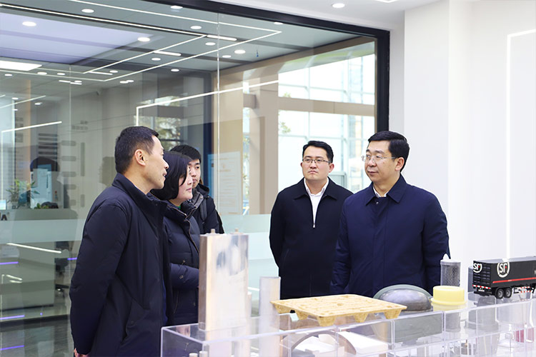 徐州市委常委、经开区党工委书记张克一行莅临山东优游重工调研考察 徐州市委常委、经开区党工委书记张克一行莅临山东优游重工调研考察