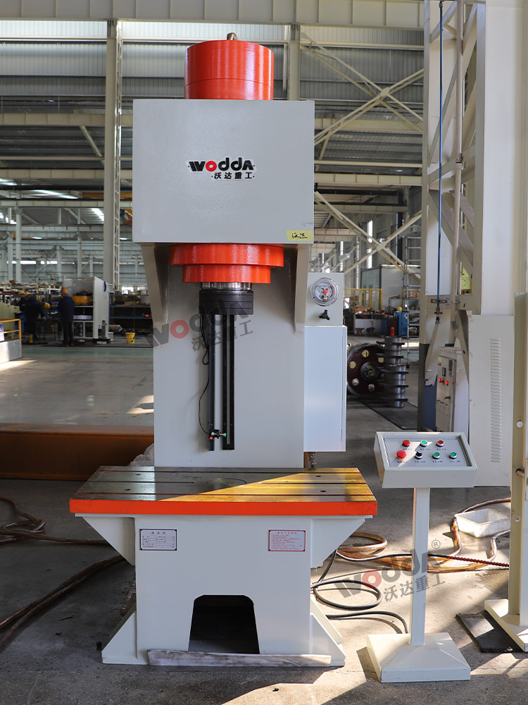 200吨单柱液压机 200吨单柱液压机