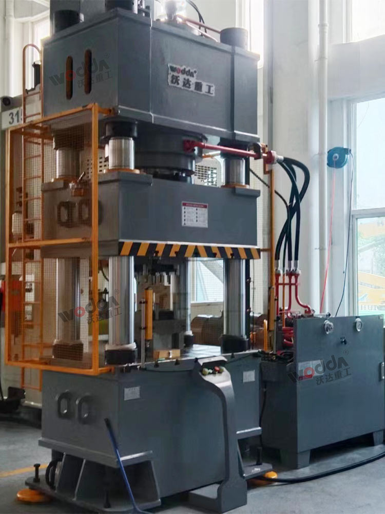 630吨四柱液压机 630吨四柱液压机