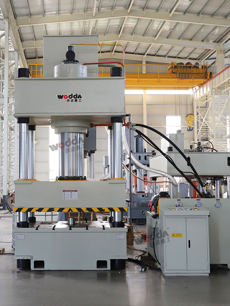 630吨四柱液压机 630吨四柱液压机