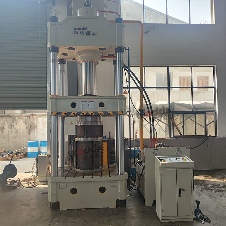 315吨四柱液压机客户现场 315吨四柱液压机客户现场