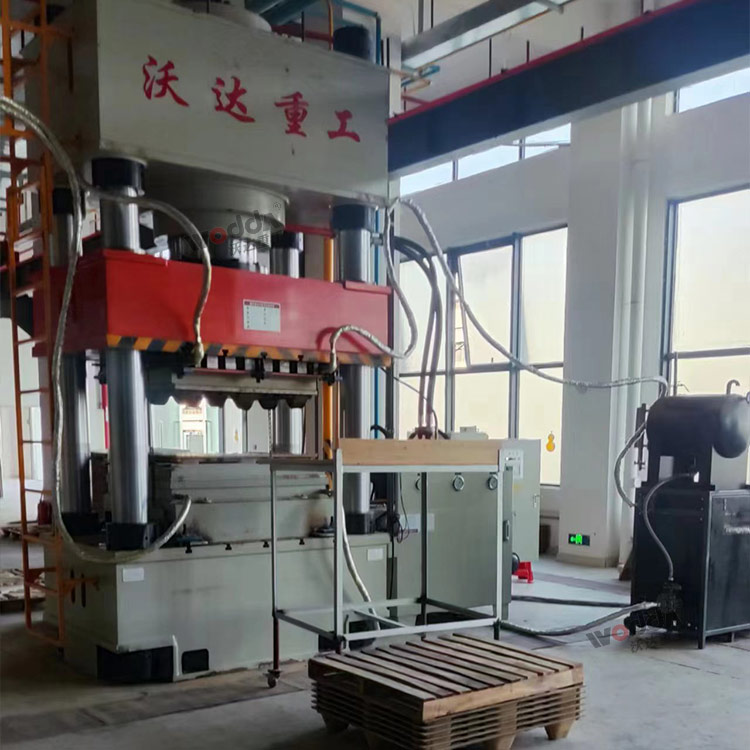 1000吨木屑托盘成型液压机(三梁四柱液压机) 1000吨木屑托盘成型液压机(三梁四柱液压机)