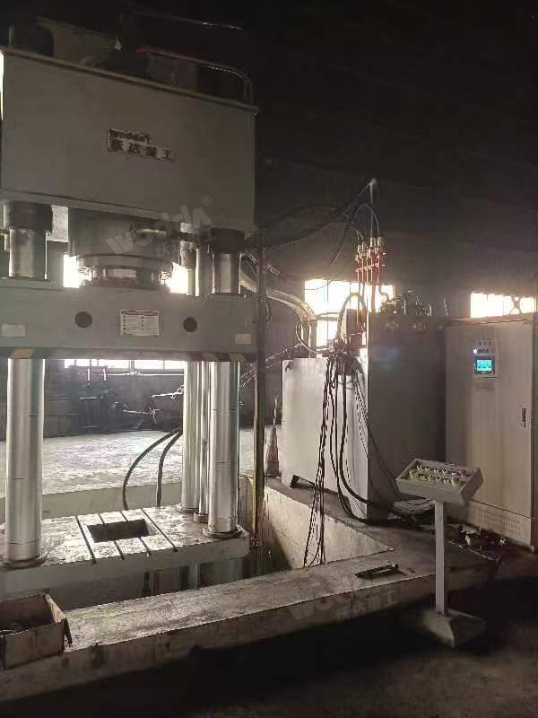 800吨匣钵液压机客户现场.jpg 800吨匣钵液压机客户现场.jpg