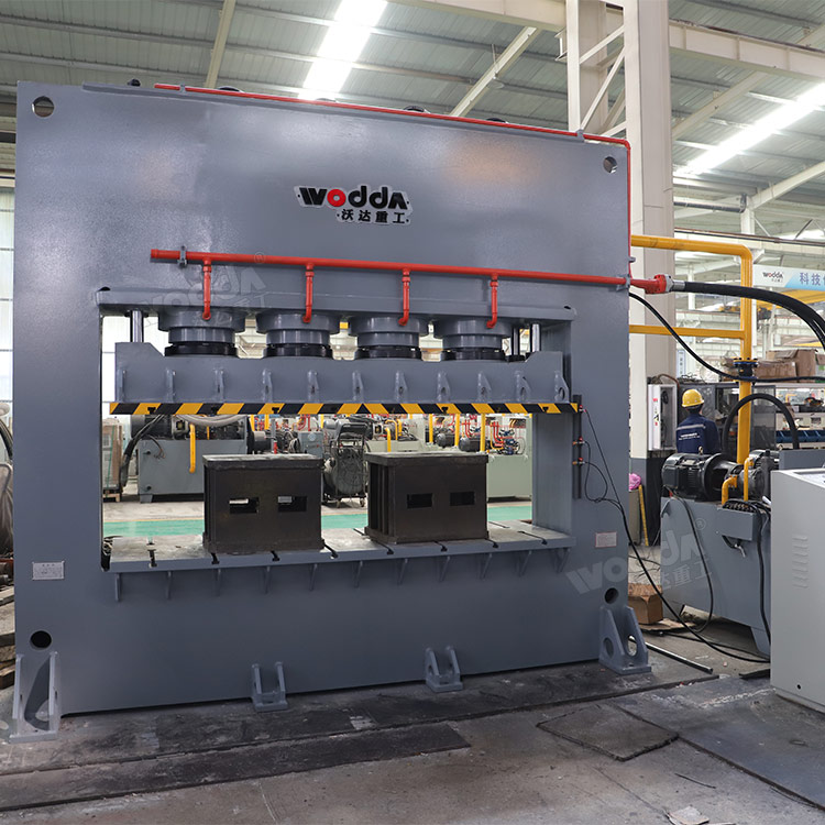 630吨龙门液压机 630吨龙门液压机