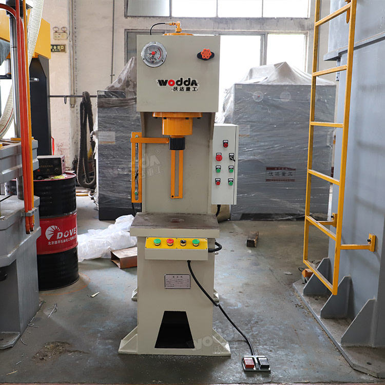 40吨单柱液压机 40吨单柱液压机