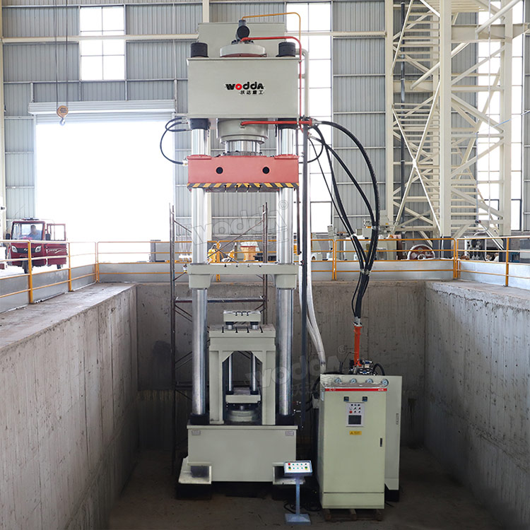 800吨匣钵液压机车间实物 800吨匣钵液压机车间实物