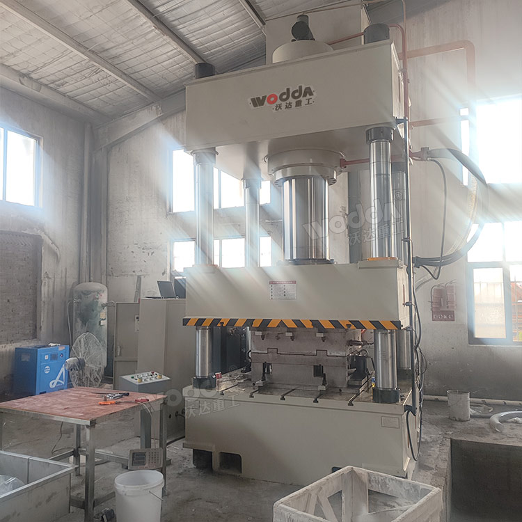 630吨石英石水槽液压机客户现场.jpg 630吨石英石水槽液压机客户现场.jpg