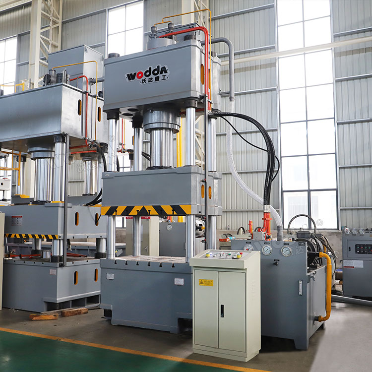 315吨四柱液压机(铸件) 315吨四柱液压机(铸件)