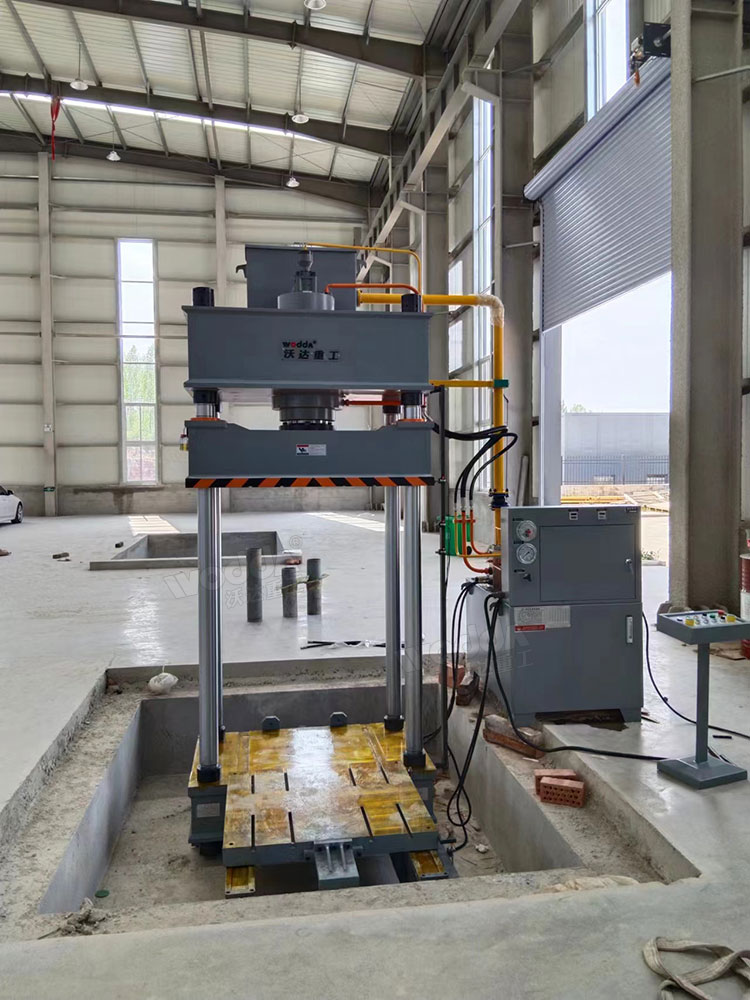 200吨四柱液压机带移动工作台 200吨四柱液压机带移动工作台