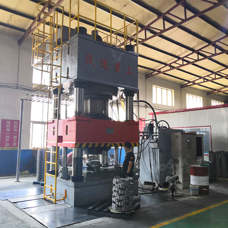 2000吨四柱液压机 2000吨四柱液压机