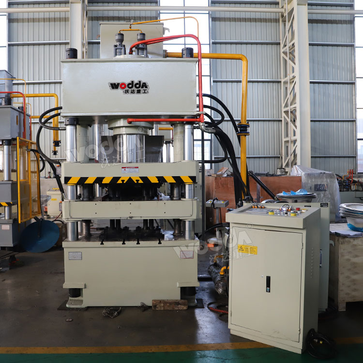 250吨四梁四柱液压机车间实物 250吨四梁四柱液压机车间实物