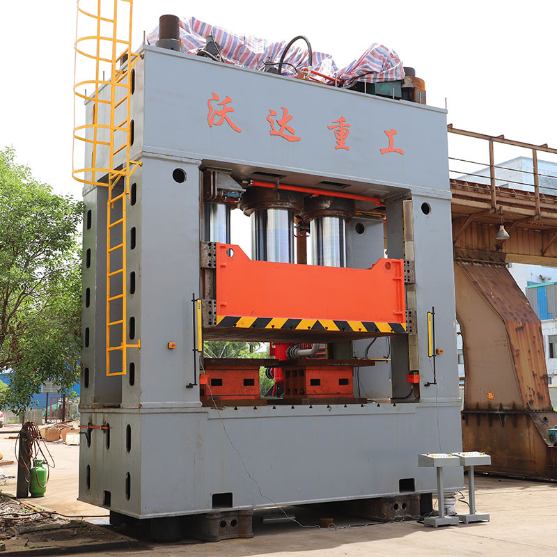 2000吨框架式液压机 2000吨框架式液压机