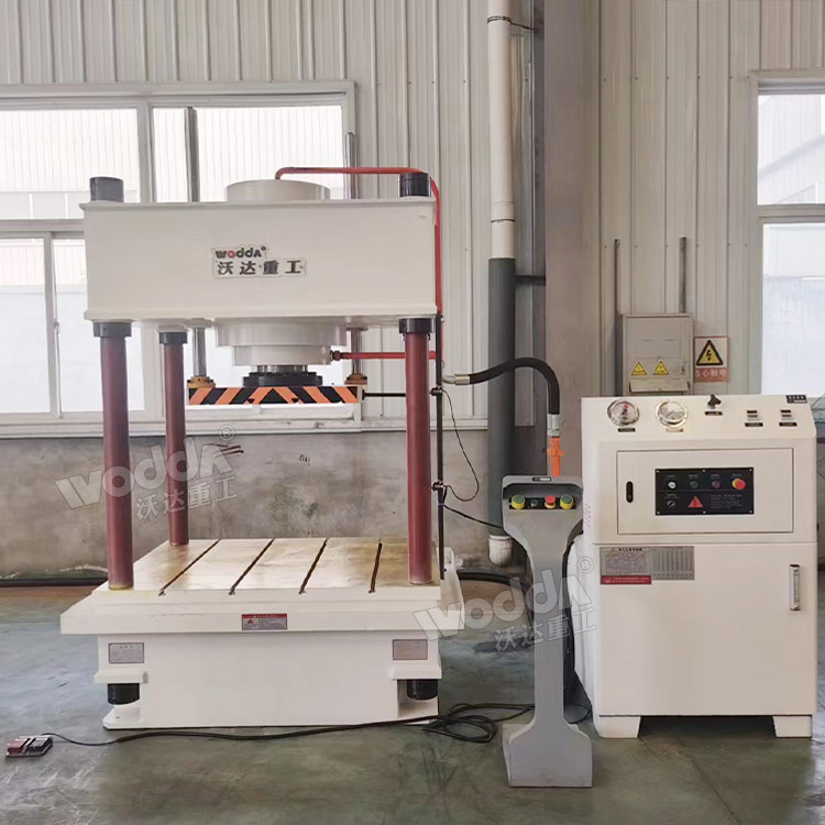 100吨二梁四柱液压机 100吨二梁四柱液压机