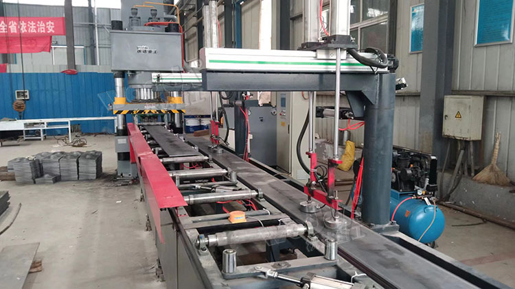 500吨锚杆托盘生产线现场 500吨锚杆托盘生产线现场