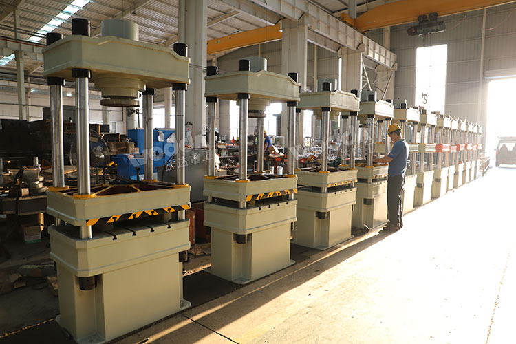 优游重工液压机 优游重工液压机