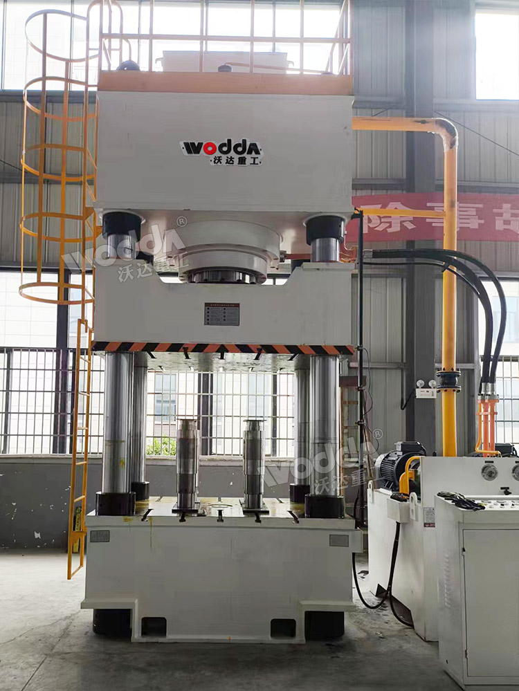 1000吨下顶缸拉伸液压机现场 1000吨下顶缸拉伸液压机现场