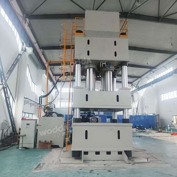 2000吨汽车配件成型液压机安装完成 2000吨汽车配件成型液压机安装完成