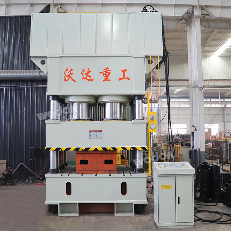 2000吨压滤机滤板成型液压机车间实物 2000吨压滤机滤板成型液压机车间实物