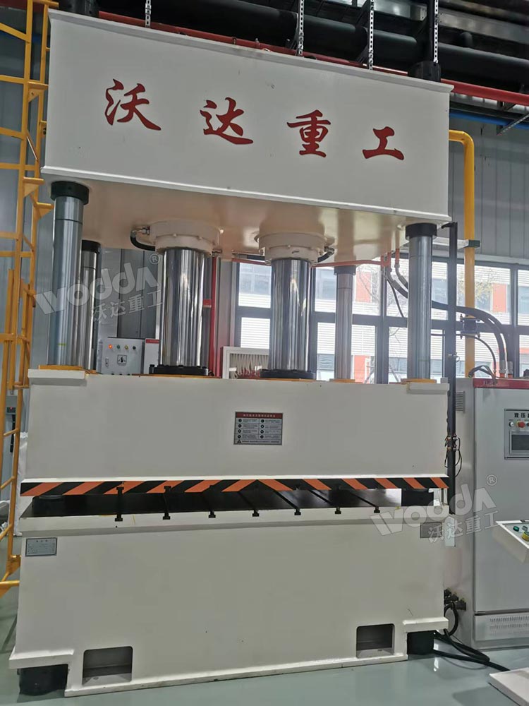 400吨五金配件冲压液压机现场 400吨五金配件冲压液压机现场