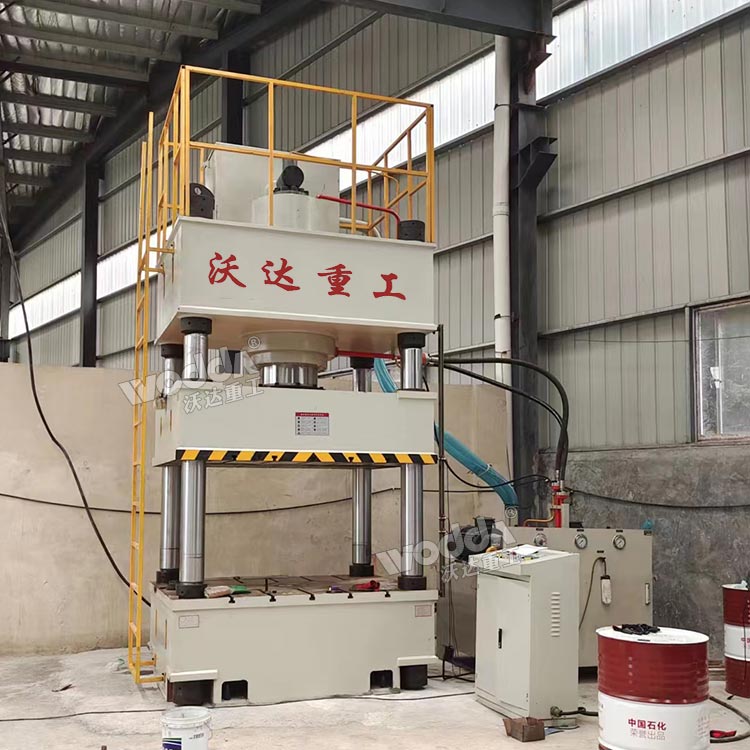 630吨三梁四柱液压机 630吨三梁四柱液压机