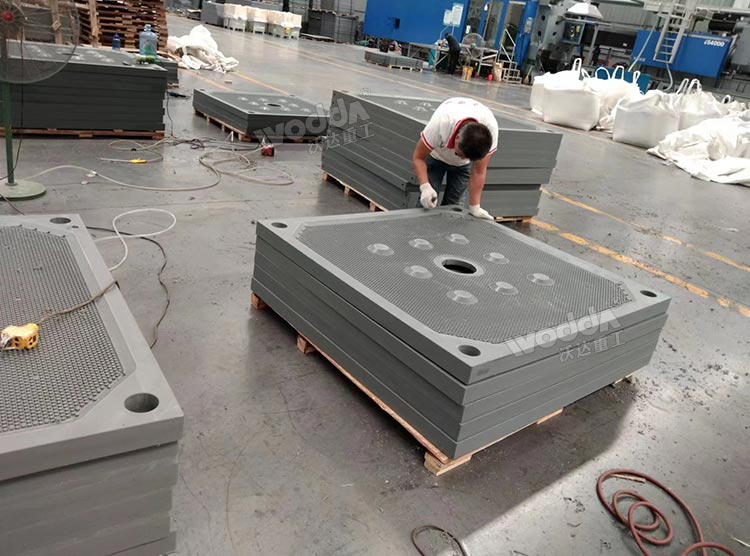 聚丙烯压滤板.jpg 聚丙烯压滤板.jpg