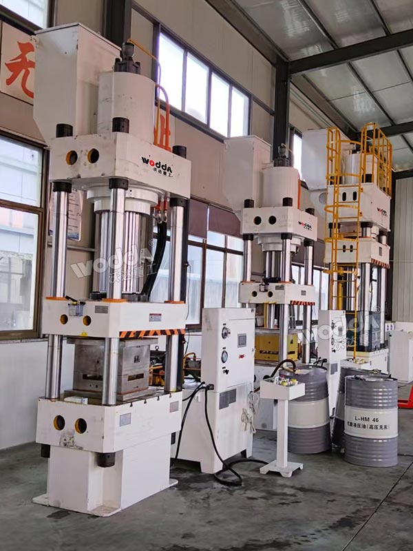 315吨三梁四柱液压机 315吨三梁四柱液压机