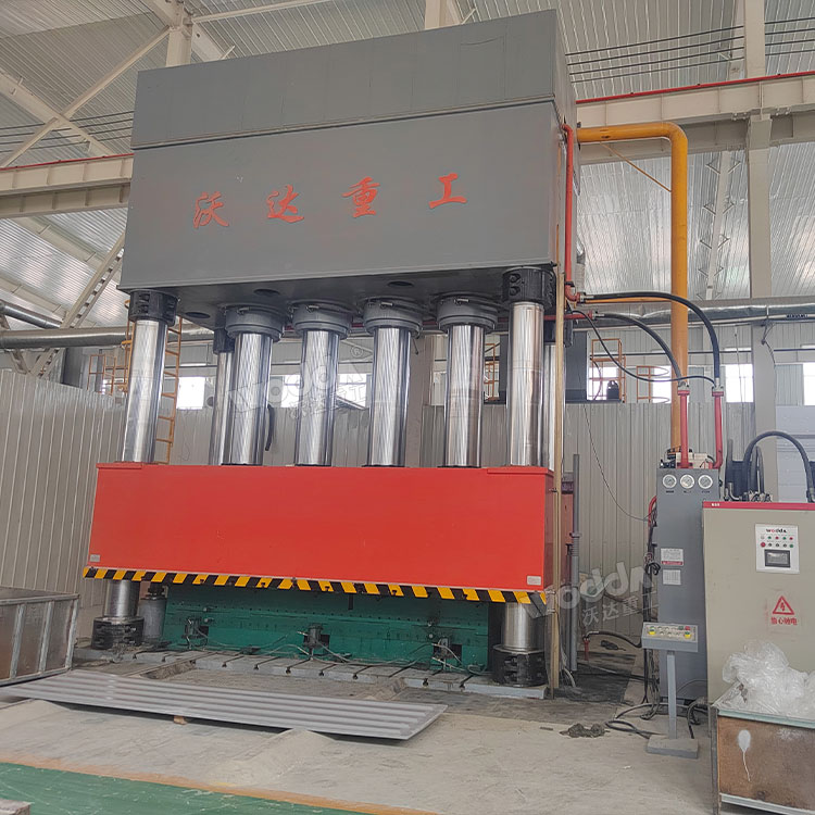 玻璃钢防腐板成型液压机现场 玻璃钢防腐板成型液压机现场