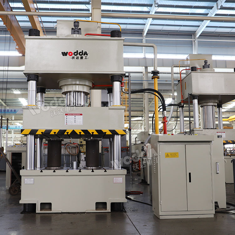 315吨四柱液压机.jpg 315吨四柱液压机.jpg