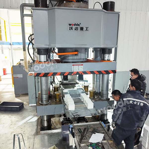 800吨盐砖机 800吨盐砖机