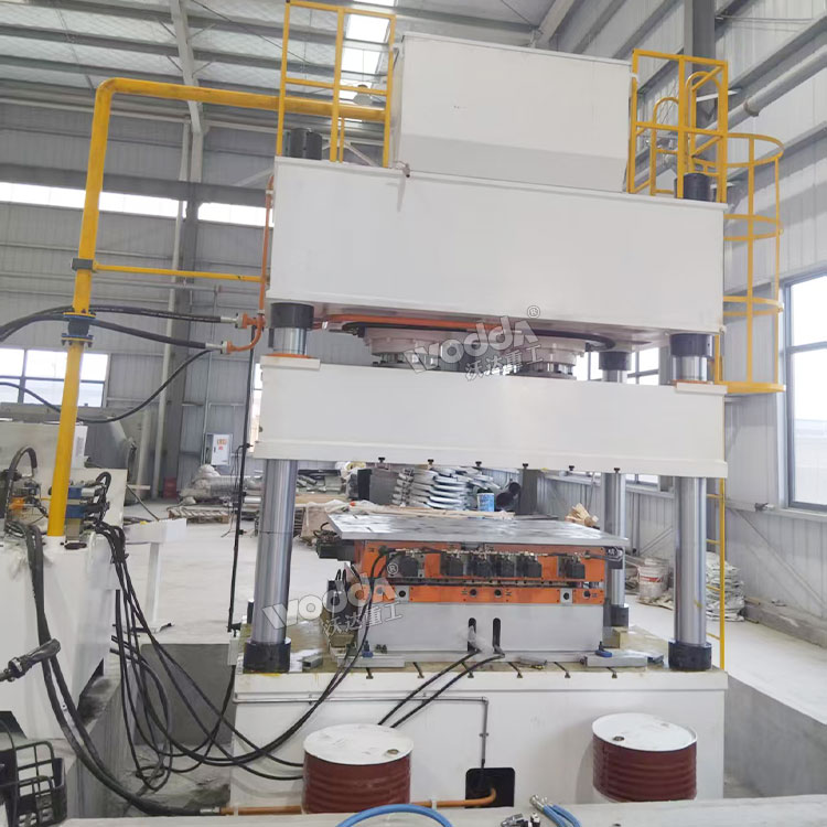 630吨三梁四柱液压机 630吨三梁四柱液压机