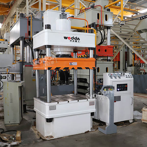 200吨三梁四柱液压机 200吨三梁四柱液压机