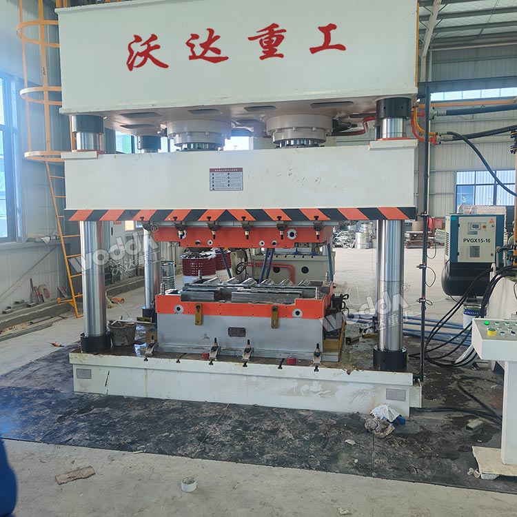 630吨树脂仿古瓦成型液压机 630吨树脂仿古瓦成型液压机