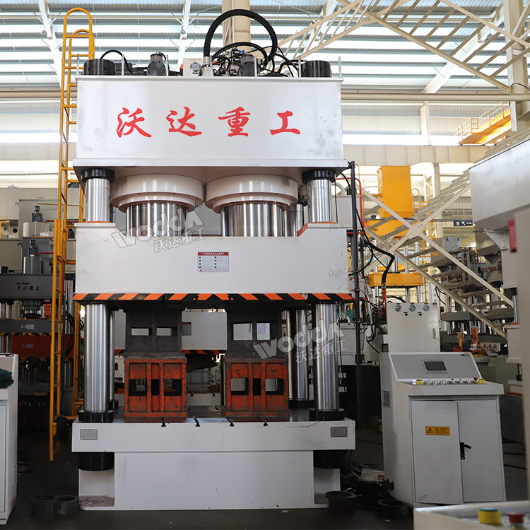 1600吨木屑托盘液压机车间实物 1600吨木屑托盘液压机车间实物