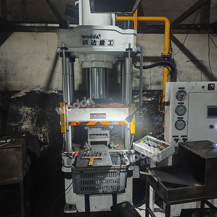 200吨密封环热压成型液压机 200吨密封环热压成型液压机