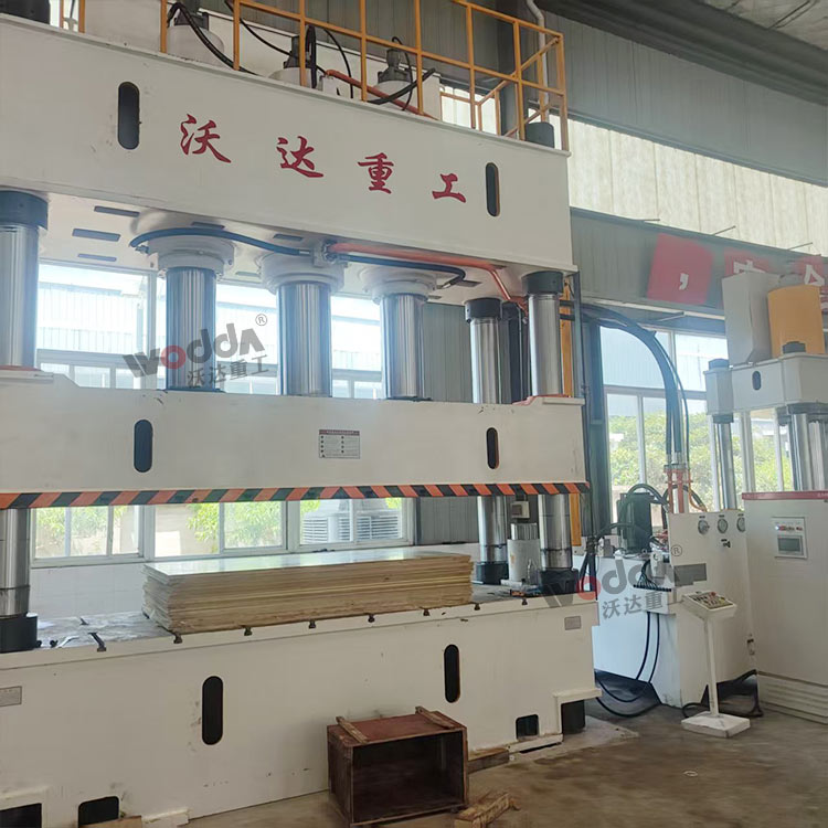 800吨三缸液压机 800吨三缸液压机