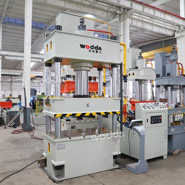 200吨四柱液压机 200吨四柱液压机