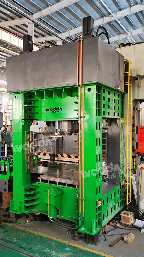 1000吨框架式液压机 1000吨框架式液压机