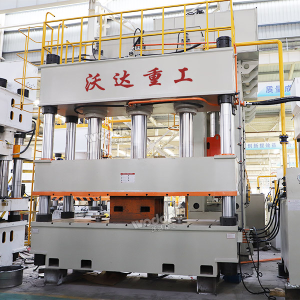 630吨四柱液压机 630吨四柱液压机