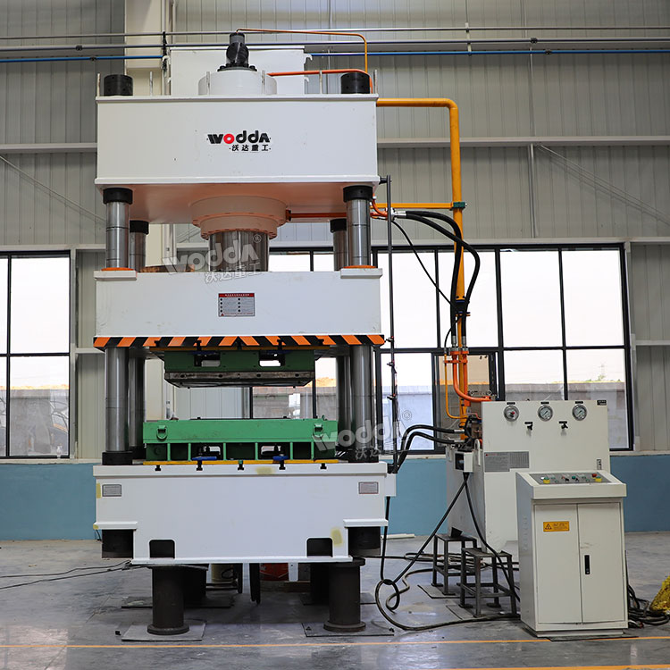 630吨四柱液压机 630吨四柱液压机