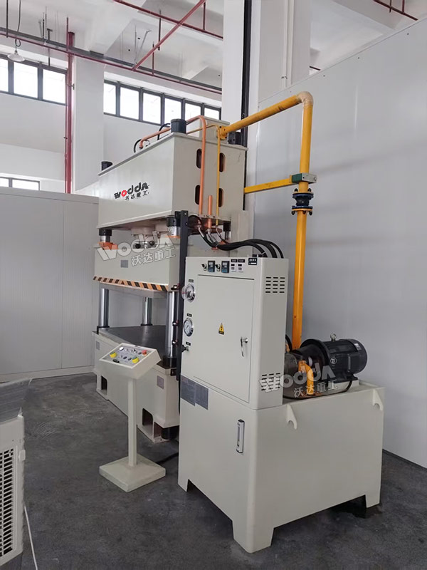 200吨四柱液压机带加热板 200吨四柱液压机带加热板