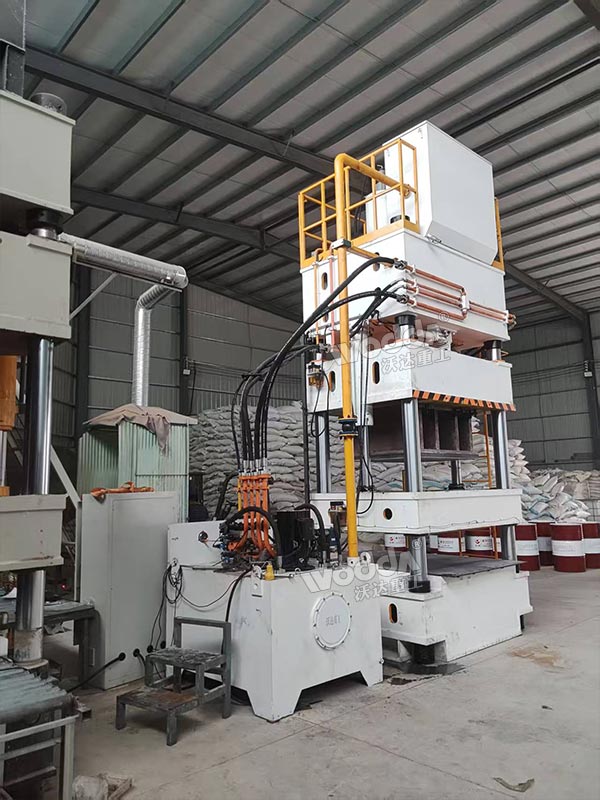 500吨四柱液压机 500吨四柱液压机