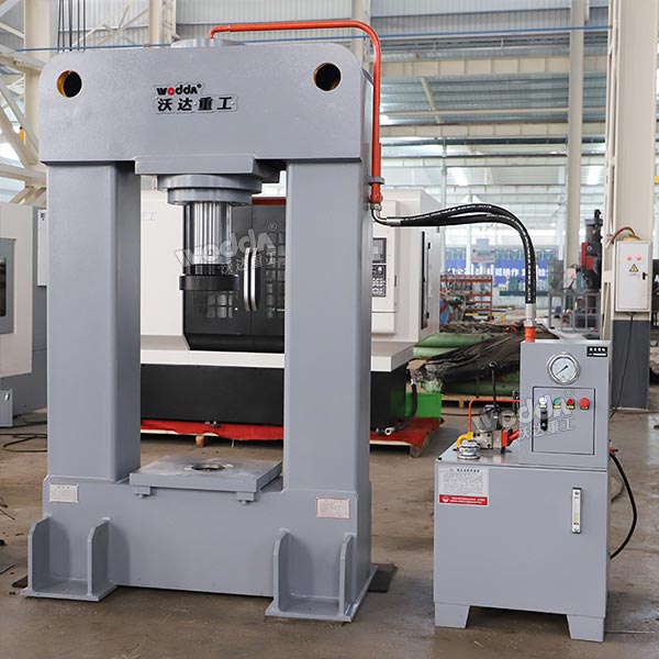 200吨龙门液压机 200吨龙门液压机