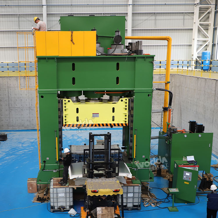 3000吨框架式液压机 3000吨框架式液压机