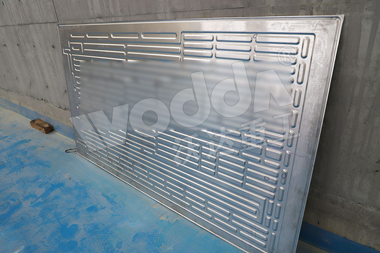 新能源汽车液冷板.jpg 新能源汽车液冷板.jpg