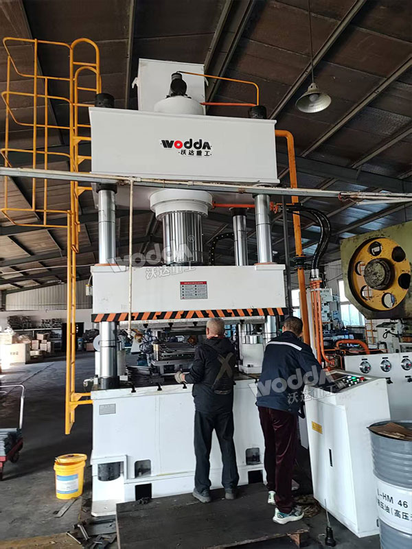 500吨汽车底盘配件成型液压机 500吨汽车底盘配件成型液压机