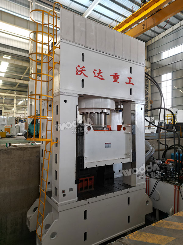 框架式2500吨液压机 框架式2500吨液压机