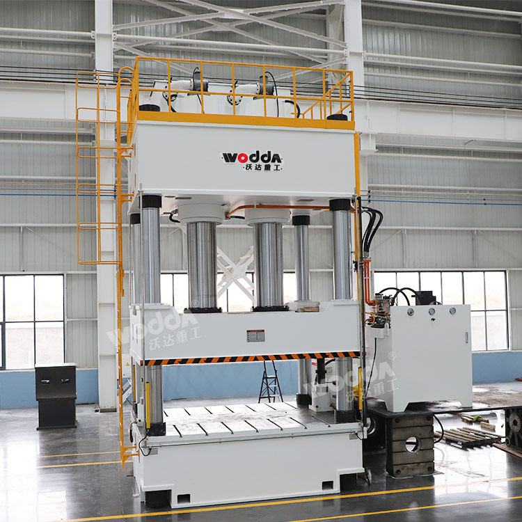 1200吨四柱液压机 1200吨四柱液压机